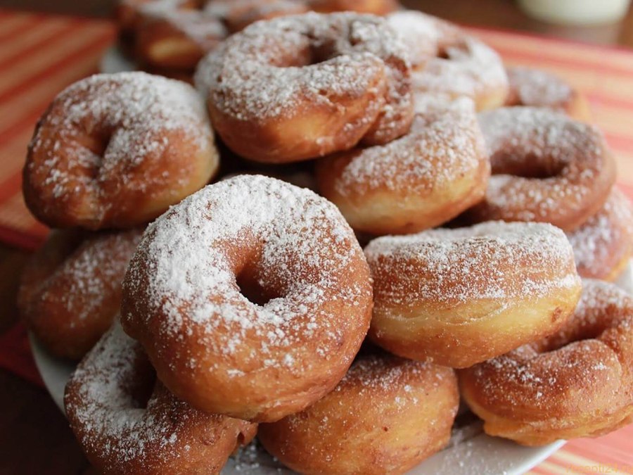 Пончики с сахарной пудрой