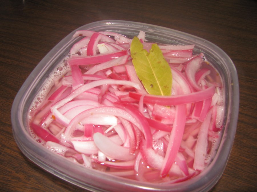 Лук репчатый маринованный