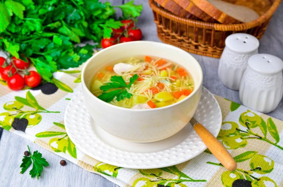 Суп куриный вермишелевый