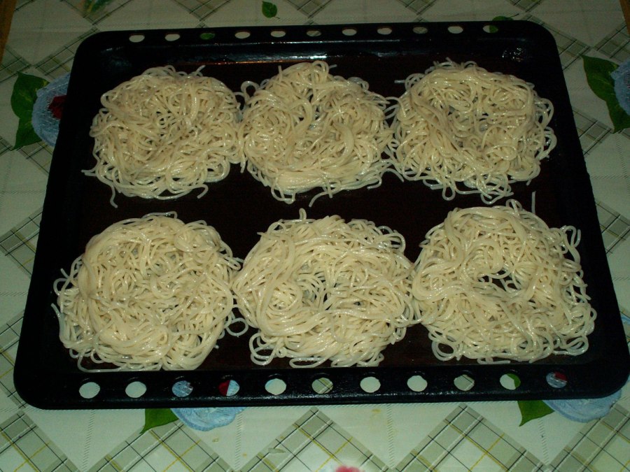 Гнёзда из макарон