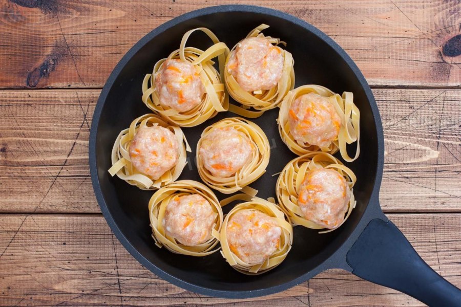 Гнёзда из макарон в духовке