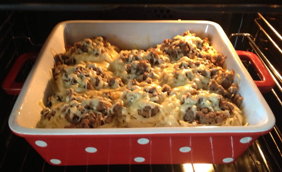 Макароны гнёзда с фаршем в духовке