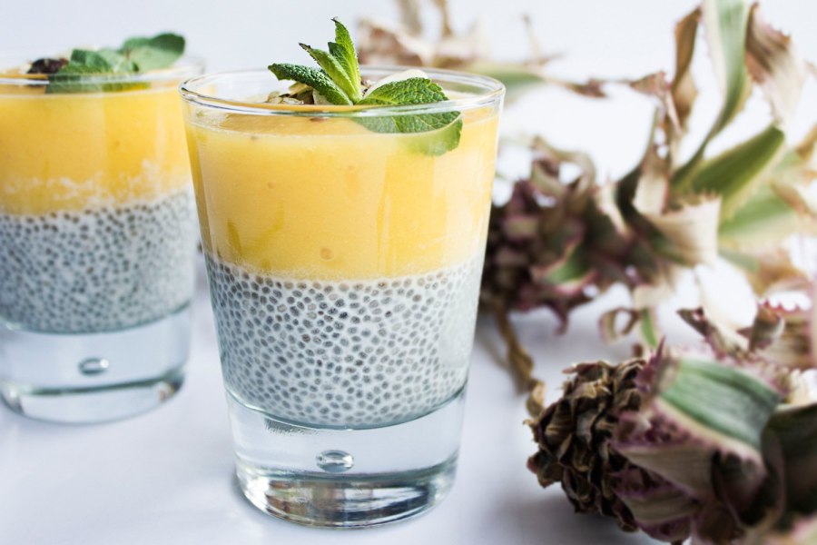 Десерт с семенами чиа и манго