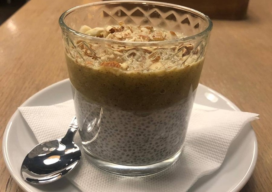 Семена чиа с кокосовым молоком