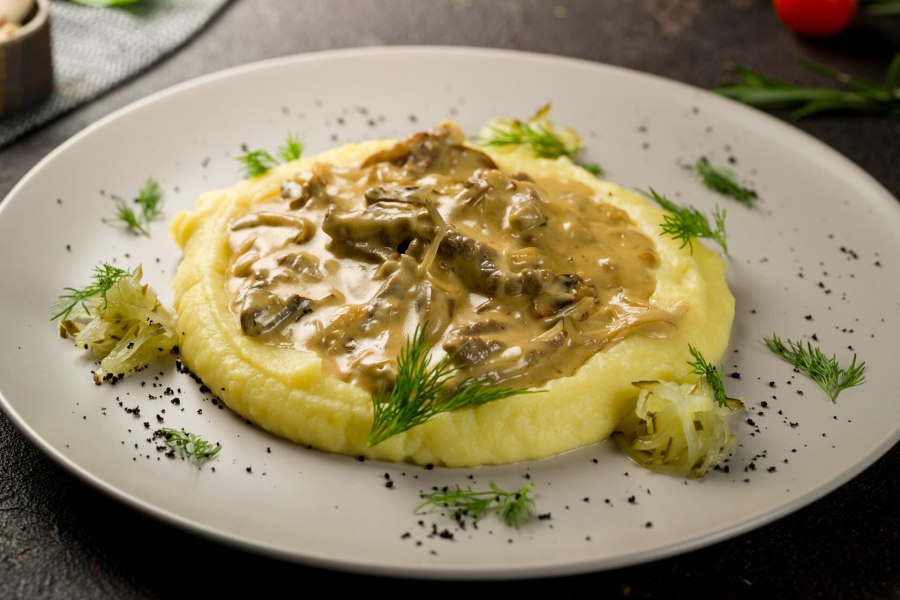 Бефстроганов с пюре