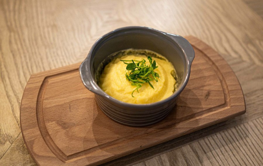 Картофельное пюре с котлетой