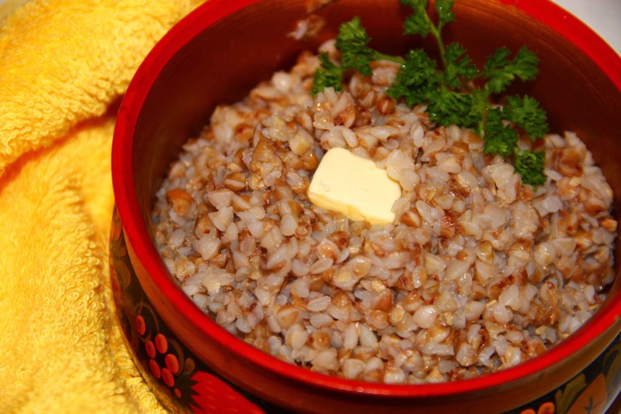 Гречка с лесными грибами и морковью