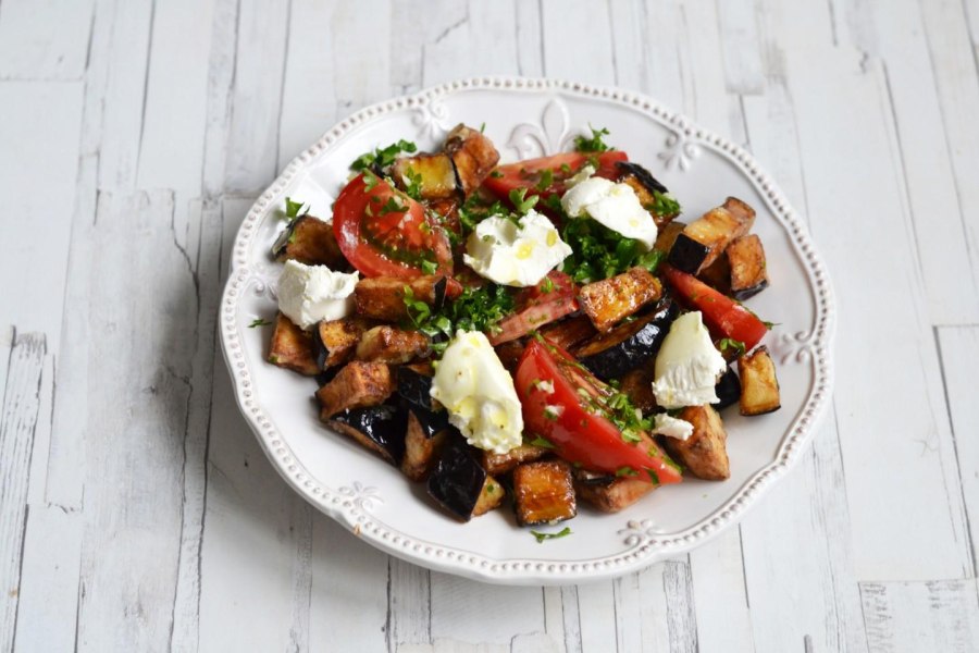 Салат с баклажанами и фетой