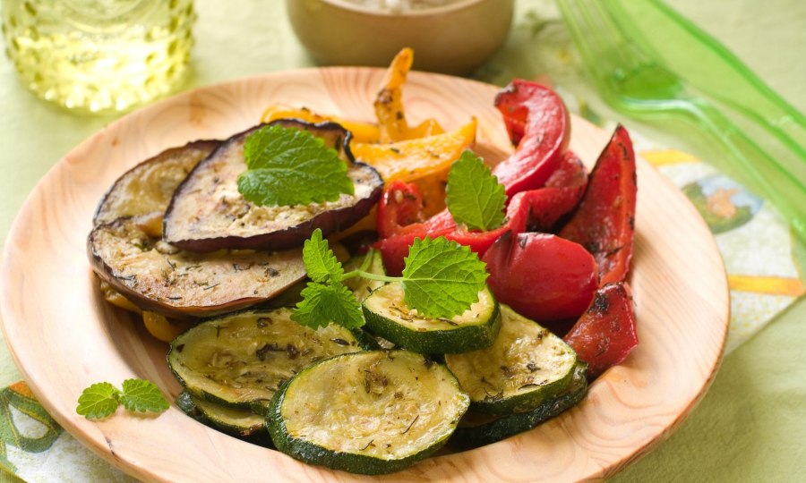 Салат с хрустящими баклажанами