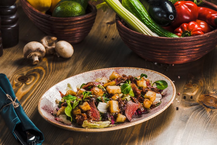 Салат с хрустящими баклажанами