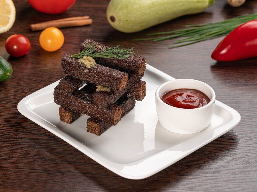 Чесночные гренки с соусом тар-тар