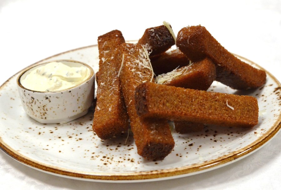 Гренки из черного хлеба