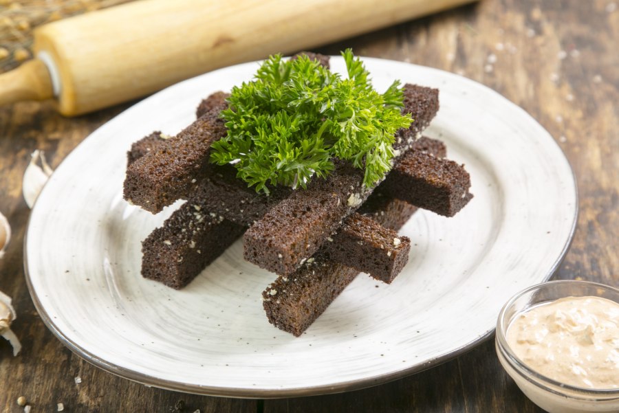 Сладости из Бородинского хлеба и меда