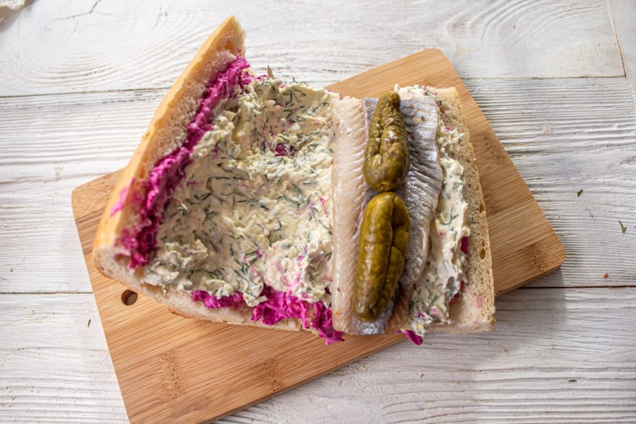 Селедка под шубой в батоне