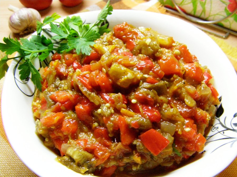 Овощная икра "великолепная семерка"