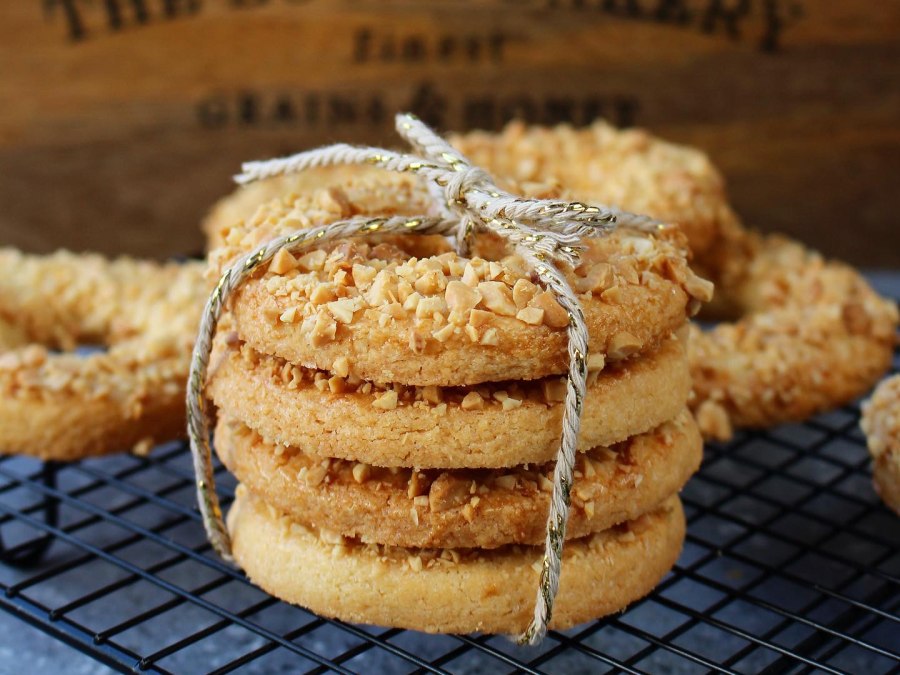 Выпечка со сгущенкой