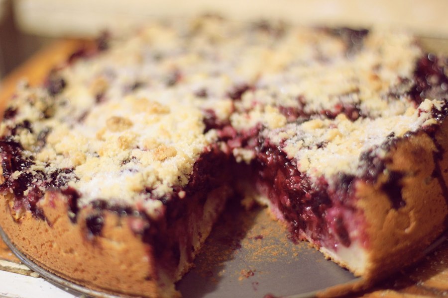 Заливной пирог с черникой