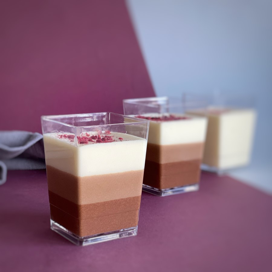 Панна котта с малиной