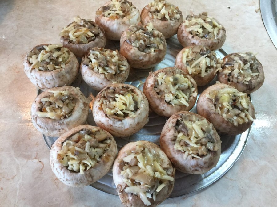 Грибы шампиньоны на гриле
