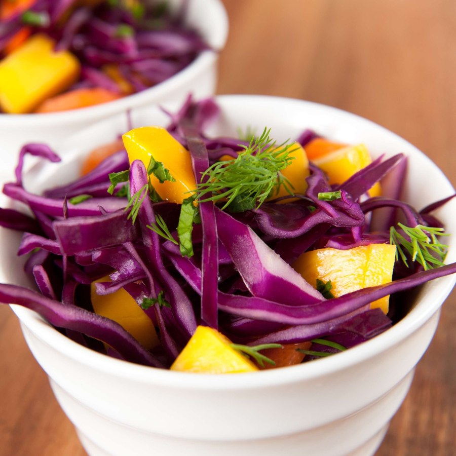 Салат с синей капустой