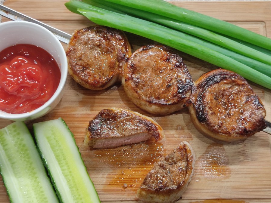 Медальоны из свинины