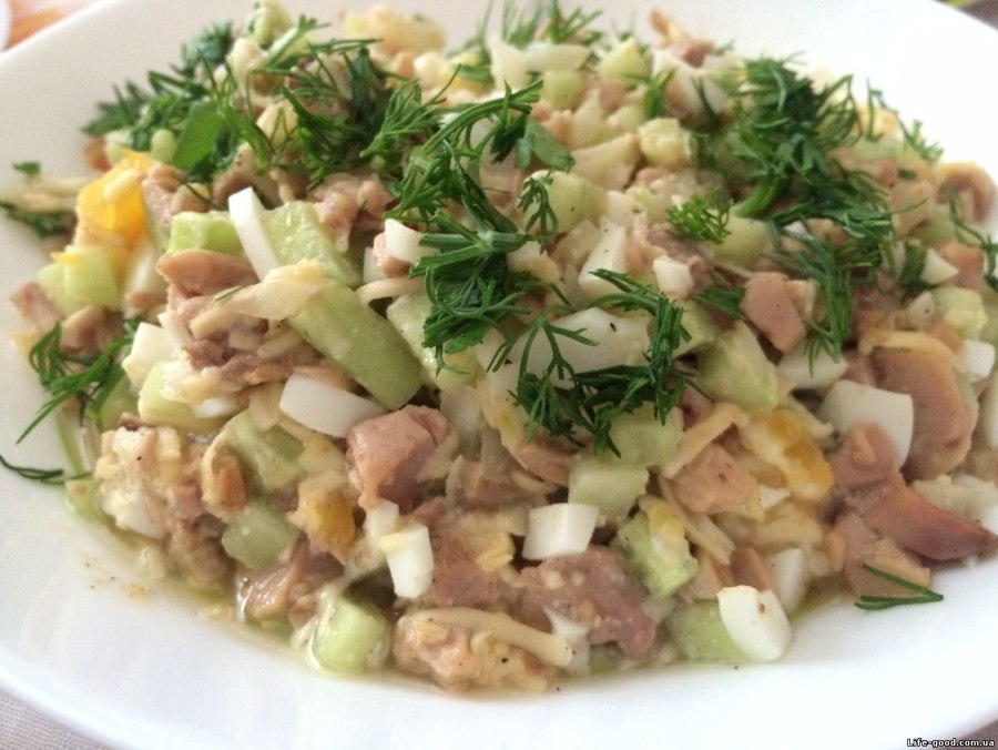 Салат с печенью трески