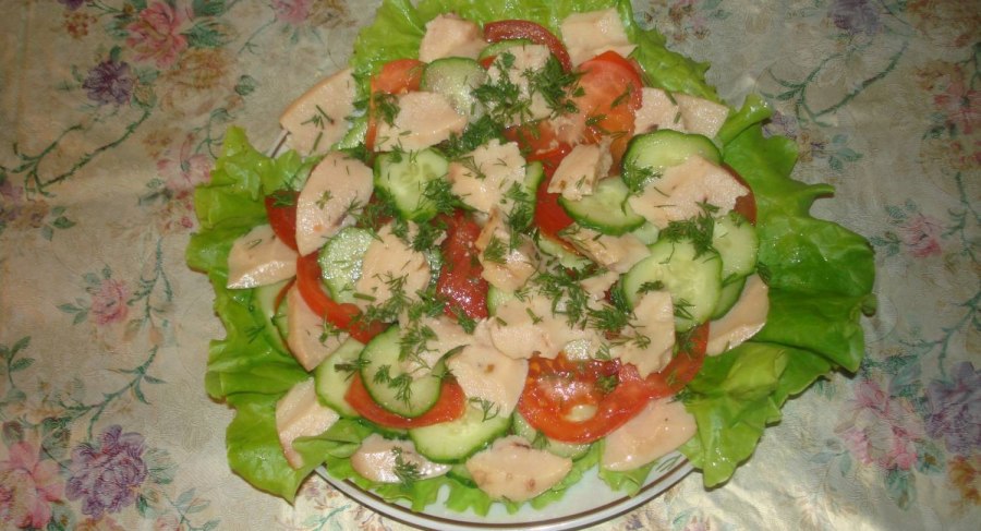 Салат с треской помидорами