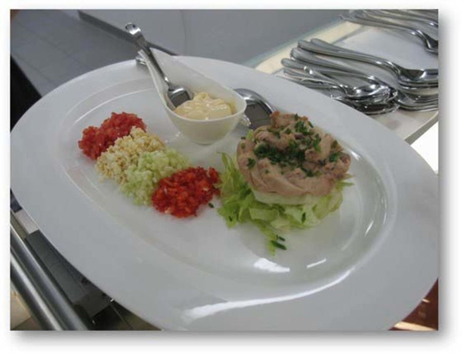 Салат рыбный деликатесный