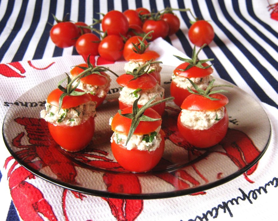 Салат с печенью трески