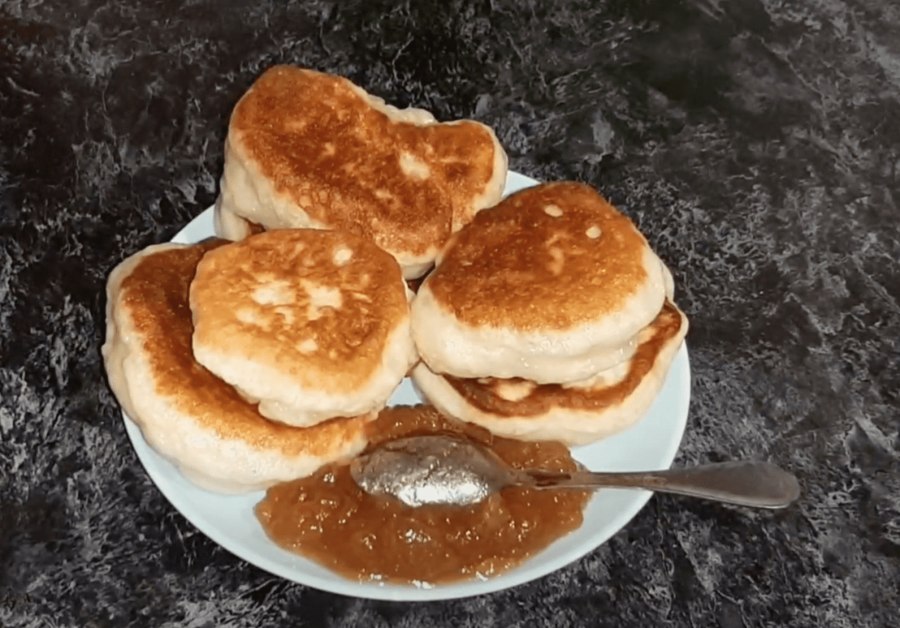 Оладушки на дрожжах пышные