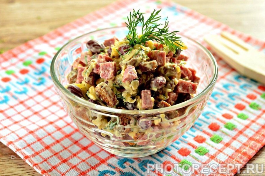 Салат с тунцом и фасолью красной