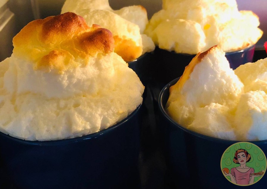 Яйца молоко мука