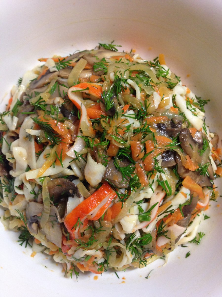 Салат с Маринов шампиньонами