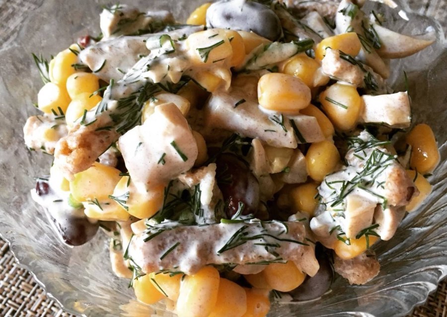 Салат с опятами и ветчиной