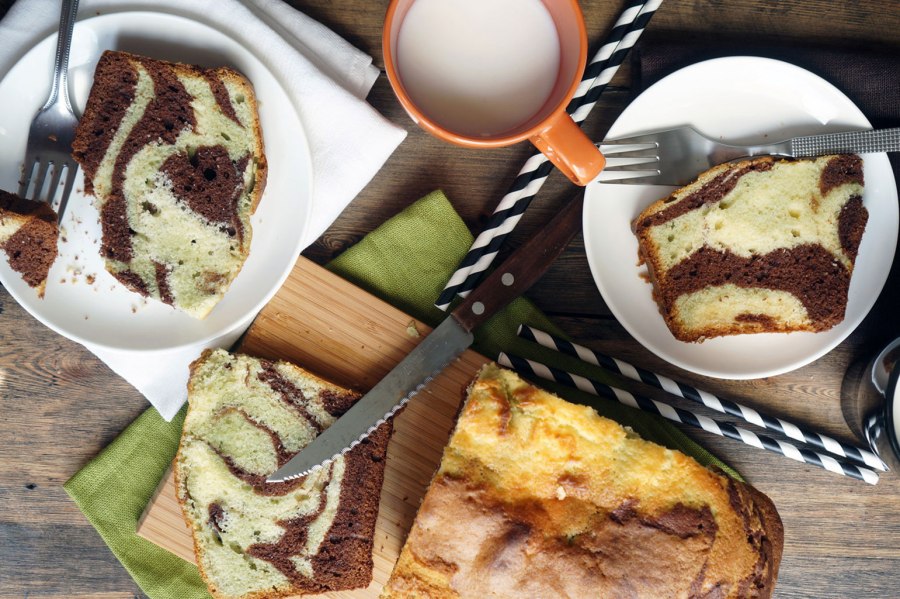 Пирог Зебра со сгущенкой