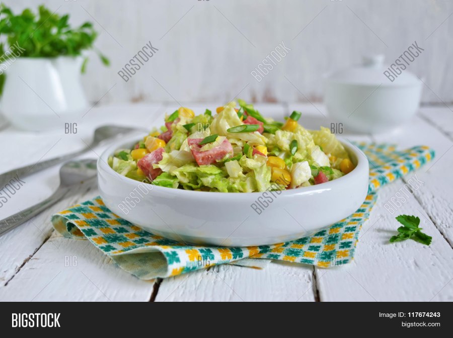 Салат с пекинской капустой