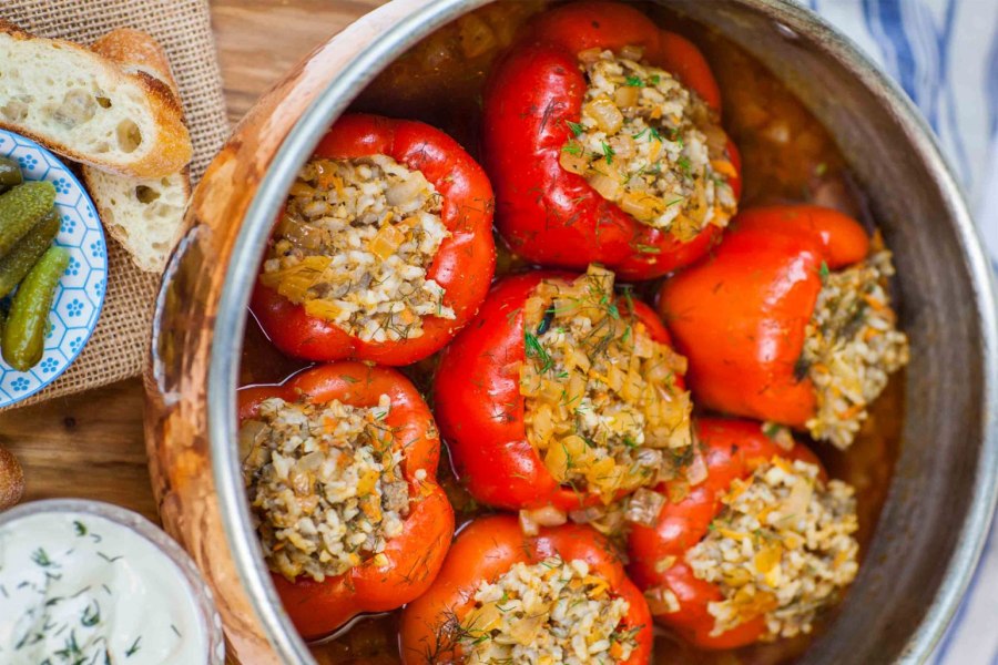 Грибы фаршированные с болгарским перцем