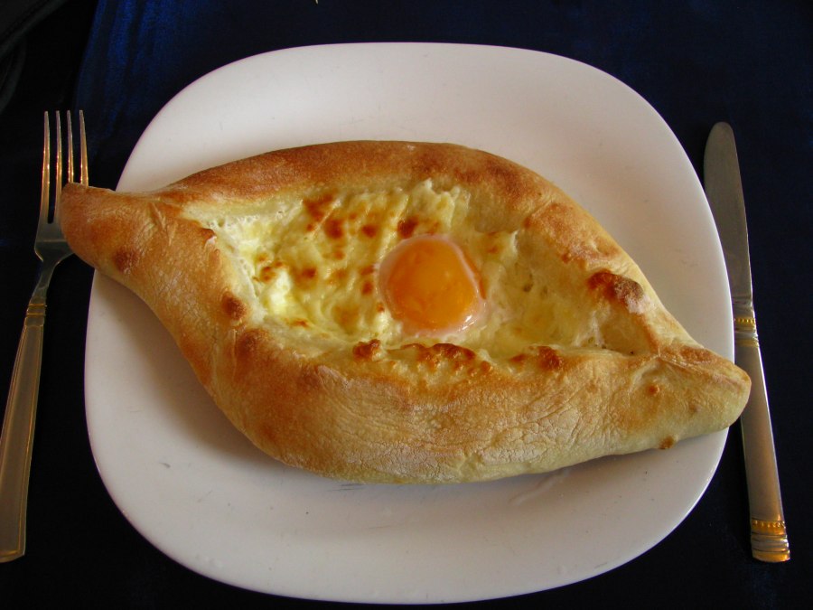 Хачапури по-аджарски фото лодочка