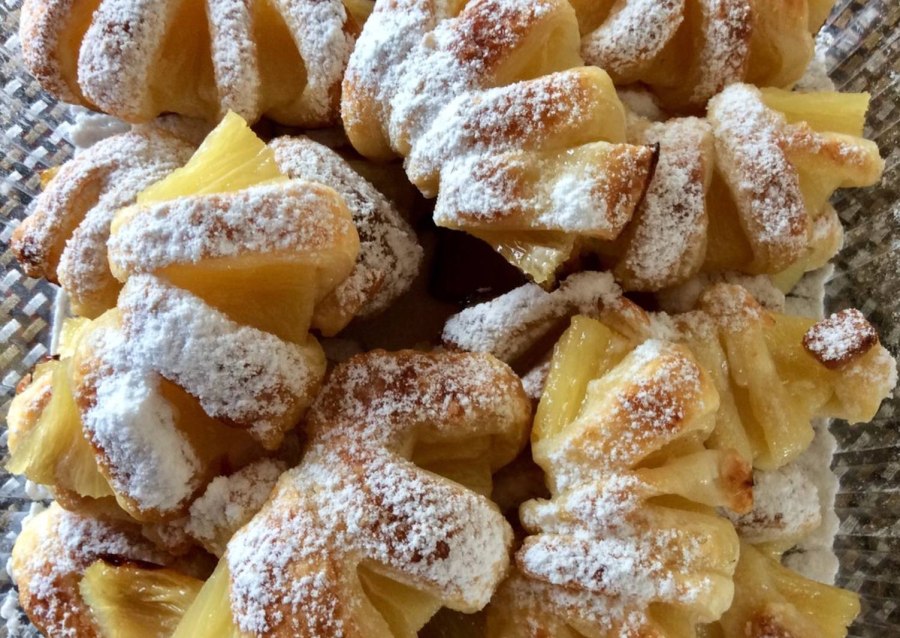 Ананасы в тесте