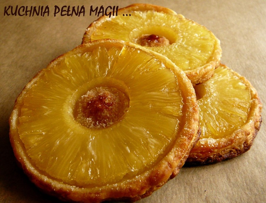 Выпечка с ананасом