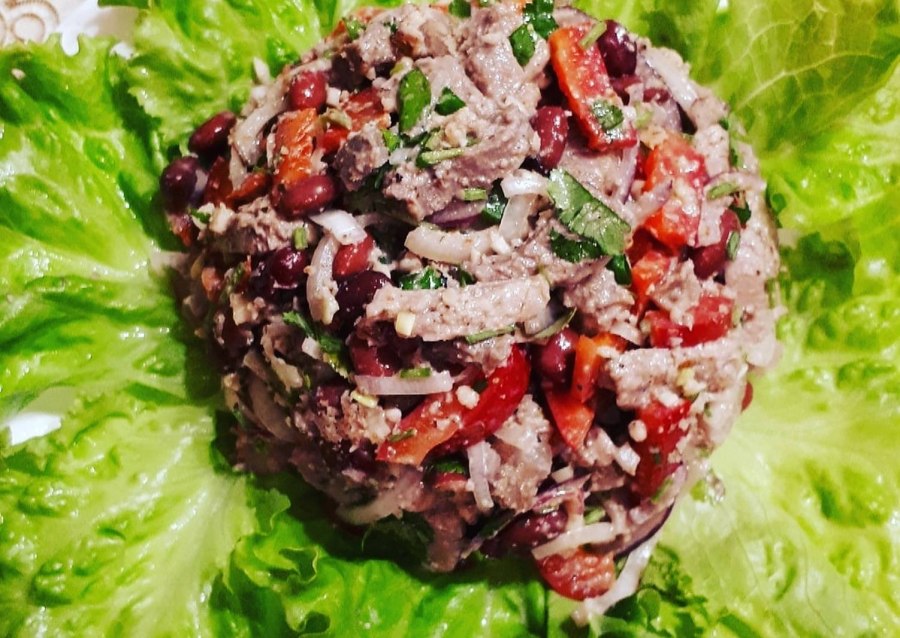 Салат красавица с гранатом