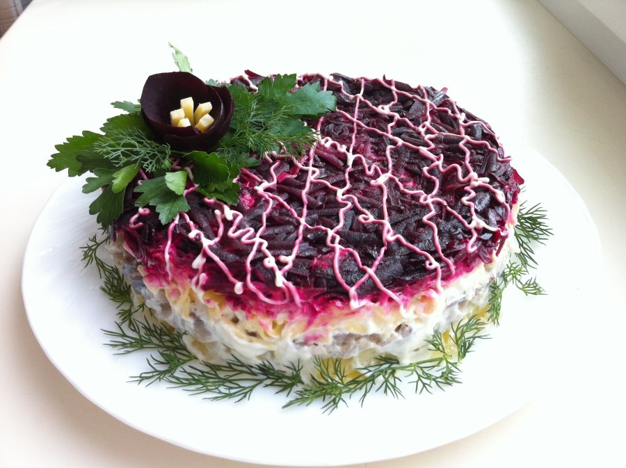 Салат с селедкой