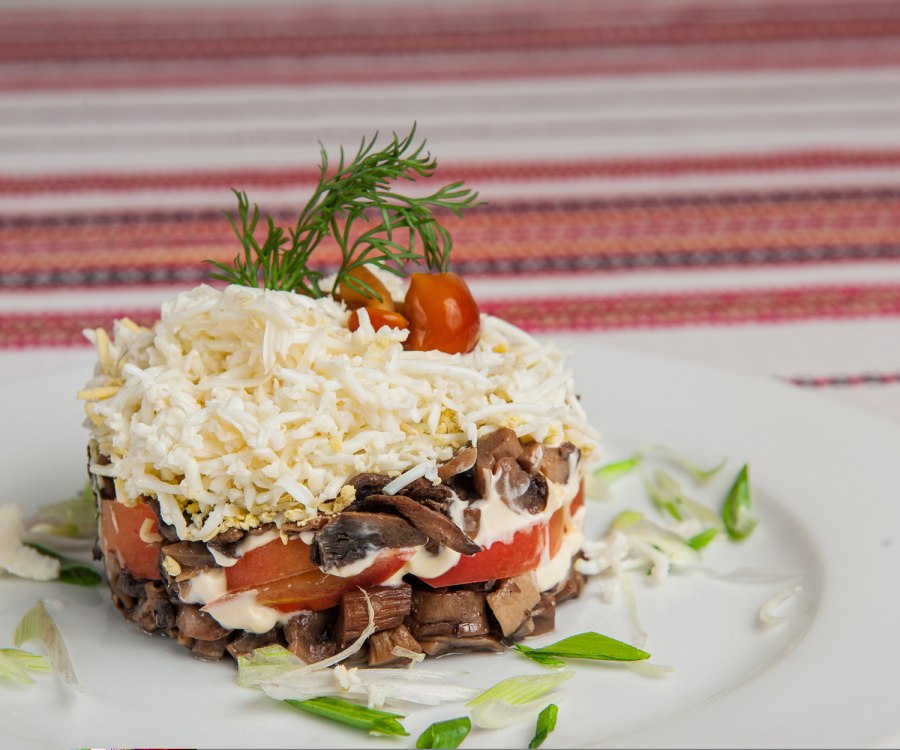 Салат Лесное лукошко