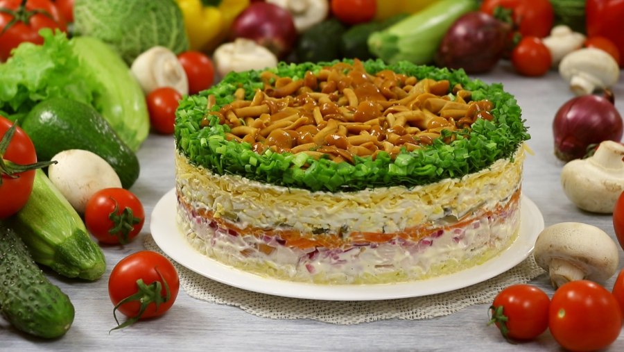 Салат Лесная Поляна с опятами