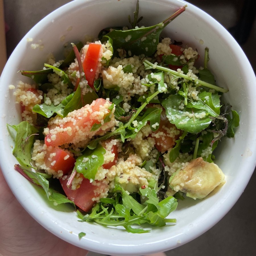 Салат с кускусом и тунцом консервированным