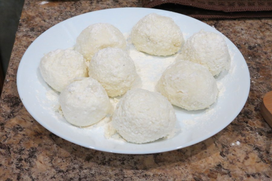 Шарики из творога и сыра