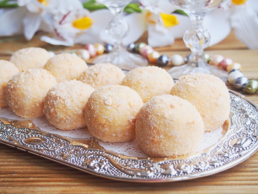 Творожные шарики жареные