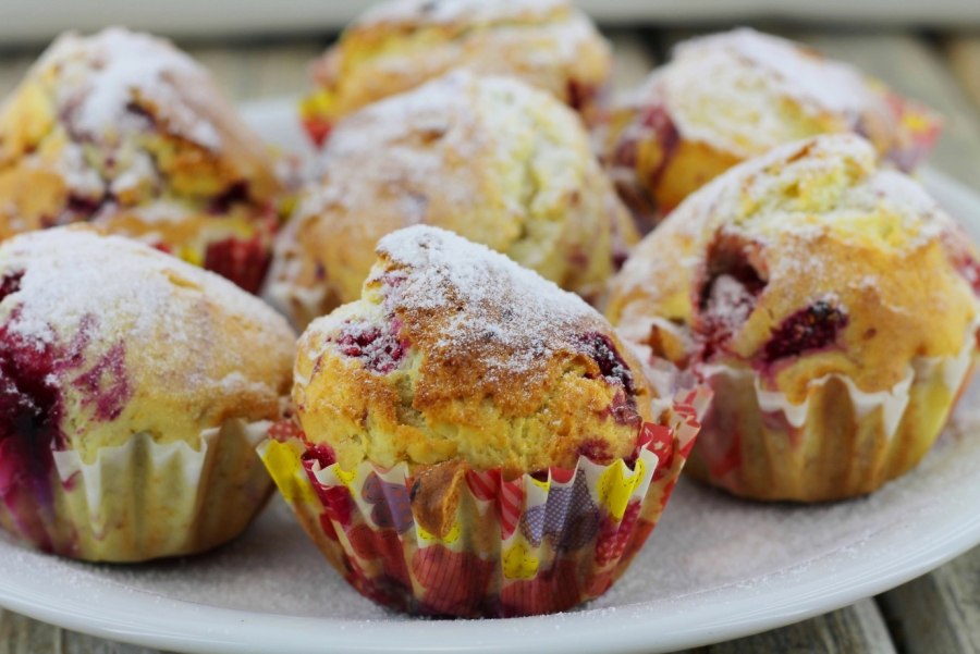 Маффин с вишней и шоколадом