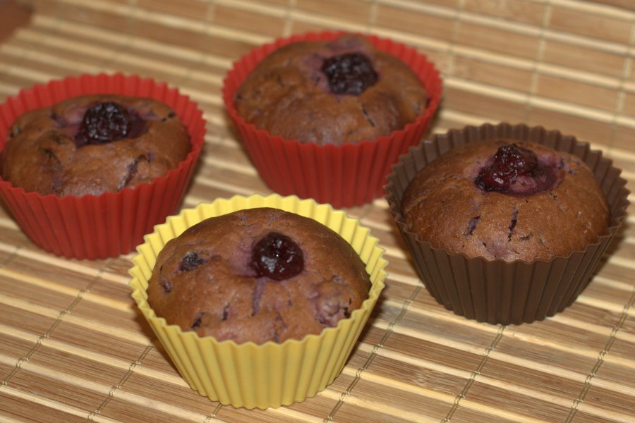 Маффины с вишней