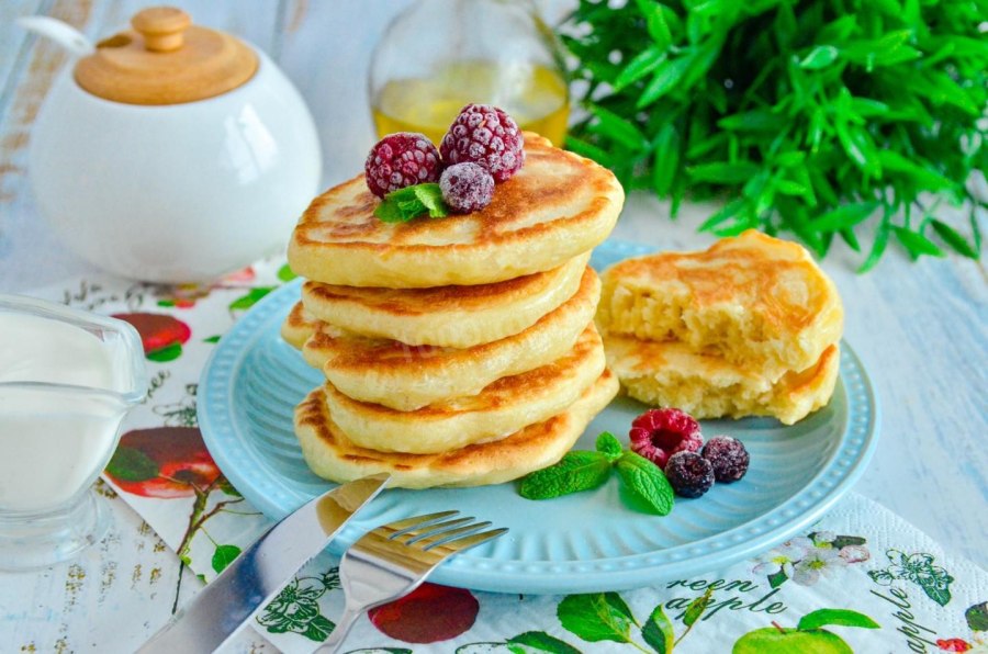 Оладьи из манки на молоке пышные